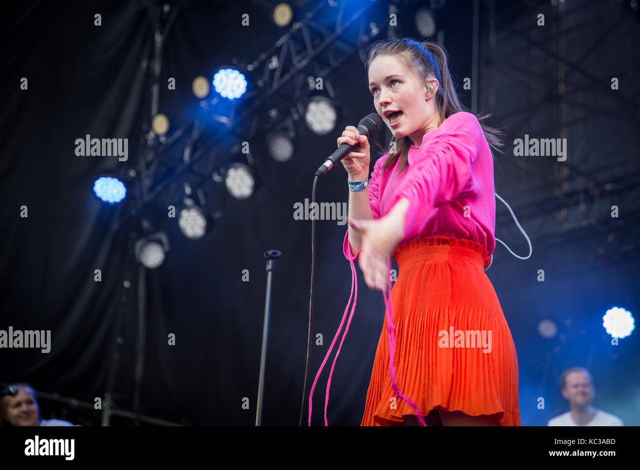 Norvegia, Oslo - Agosto 10, 2017. Il Norvegese cantante e cantautore Sigrid esegue un concerto dal vivo durante il norvegese music festival Øyafestivalen 2017 a Oslo. Foto Stock