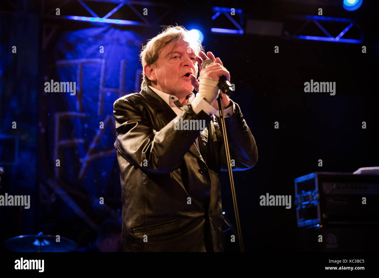 L'inglese post-punk band la caduta esegue un concerto dal vivo presso Vulkan arena come parte di Oslo psych festival 2016. qui cantante, compositore e musicista mark e smith è visto dal vivo sul palco. Norvegia, 11/11 2016. Foto Stock