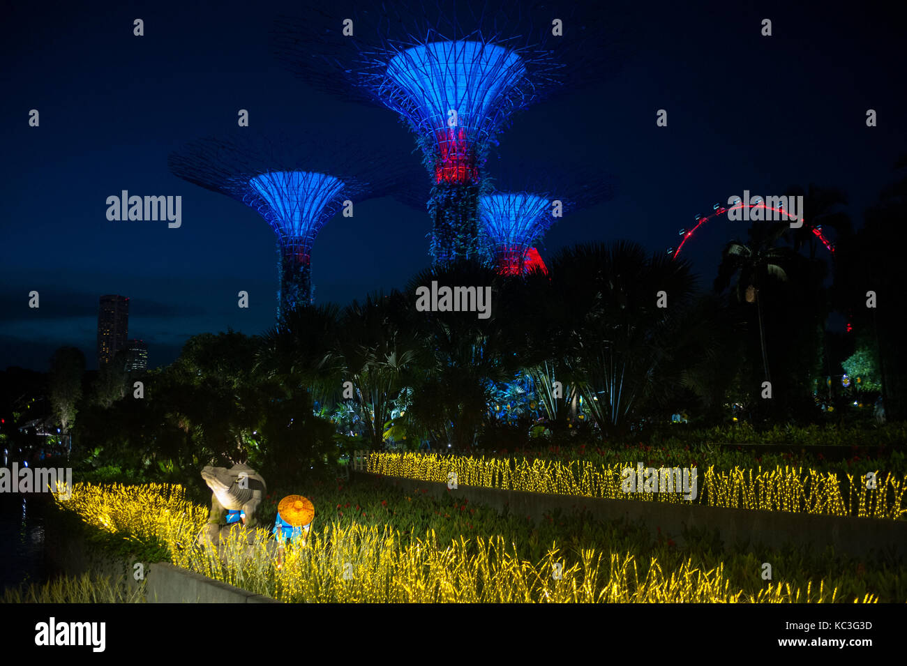29.09.2017, Singapore, Repubblica di Singapore, in Asia - 'granelli d'Oro", una luce installazione presso i giardini della baia. Foto Stock
