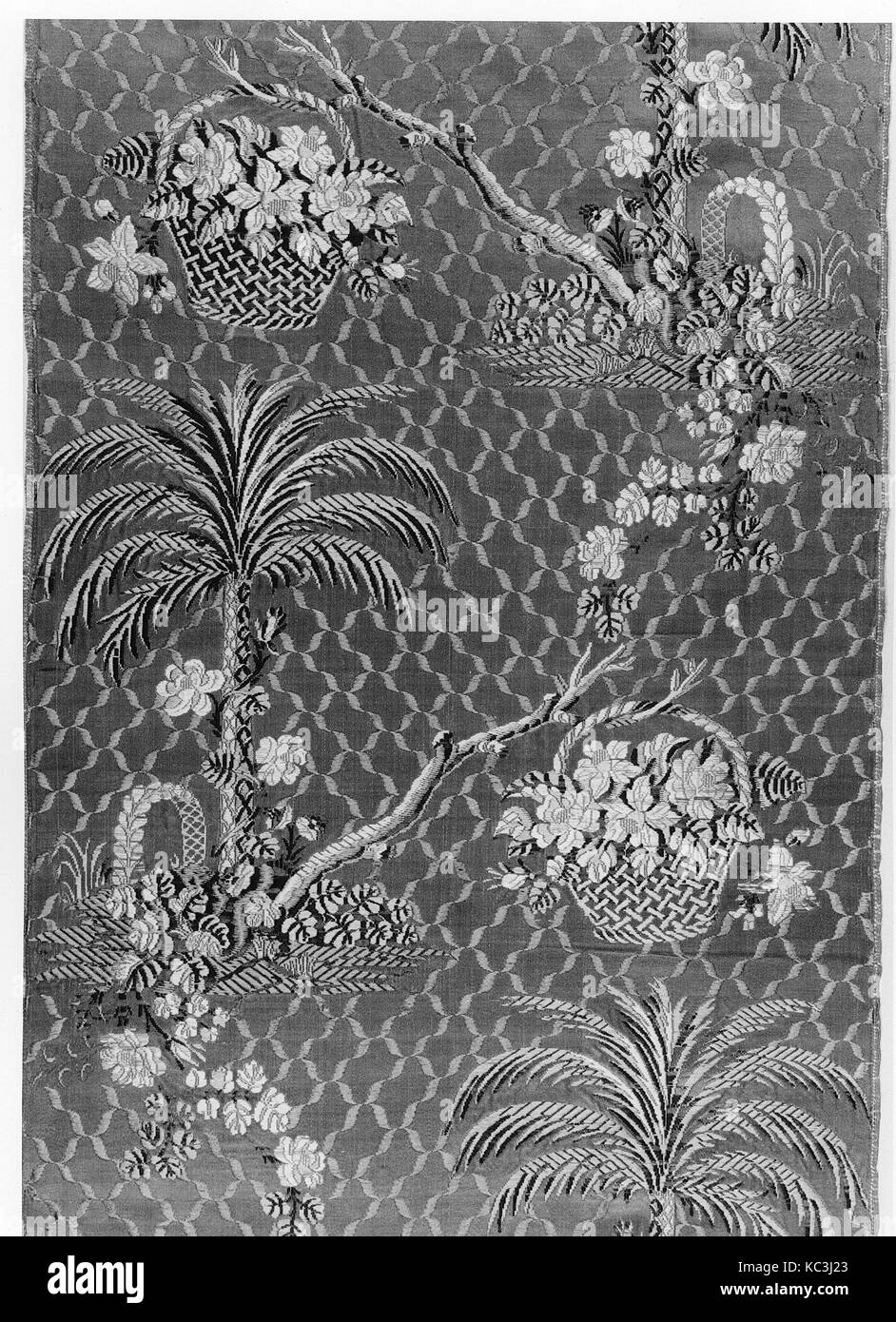 Pezzi (8), XVIII secolo, eventualmente spagnolo, seta, a) L. 39 1/2 x W. 20 1/2 pollici (telaio) (100,3 x 52,1 cm), Textiles-Woven Foto Stock