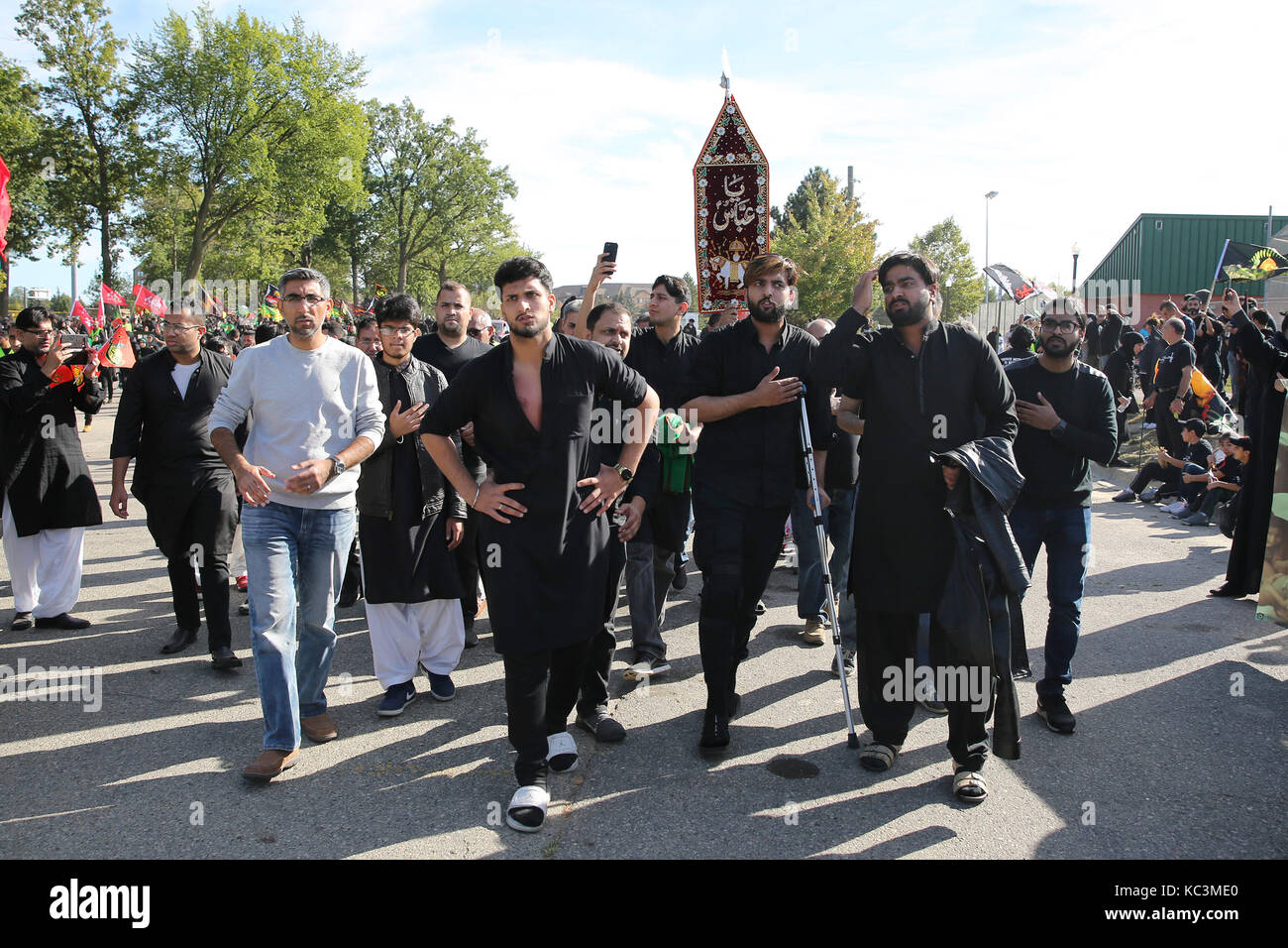 Musulmani sciiti partecipano in un rally su ashura, il decimo giorno di Muharram nel calendario islamico il 1 ottobre 2017 a Dearborn, Michigan. (Foto di chirag wakaskar/ Pacifico premere) Foto Stock