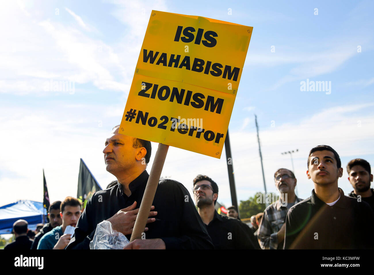 Musulmani sciiti partecipano in un rally su ashura, il decimo giorno di Muharram nel calendario islamico il 1 ottobre 2017 a Dearborn, Michigan. (Foto di chirag wakaskar/ Pacifico premere) Foto Stock