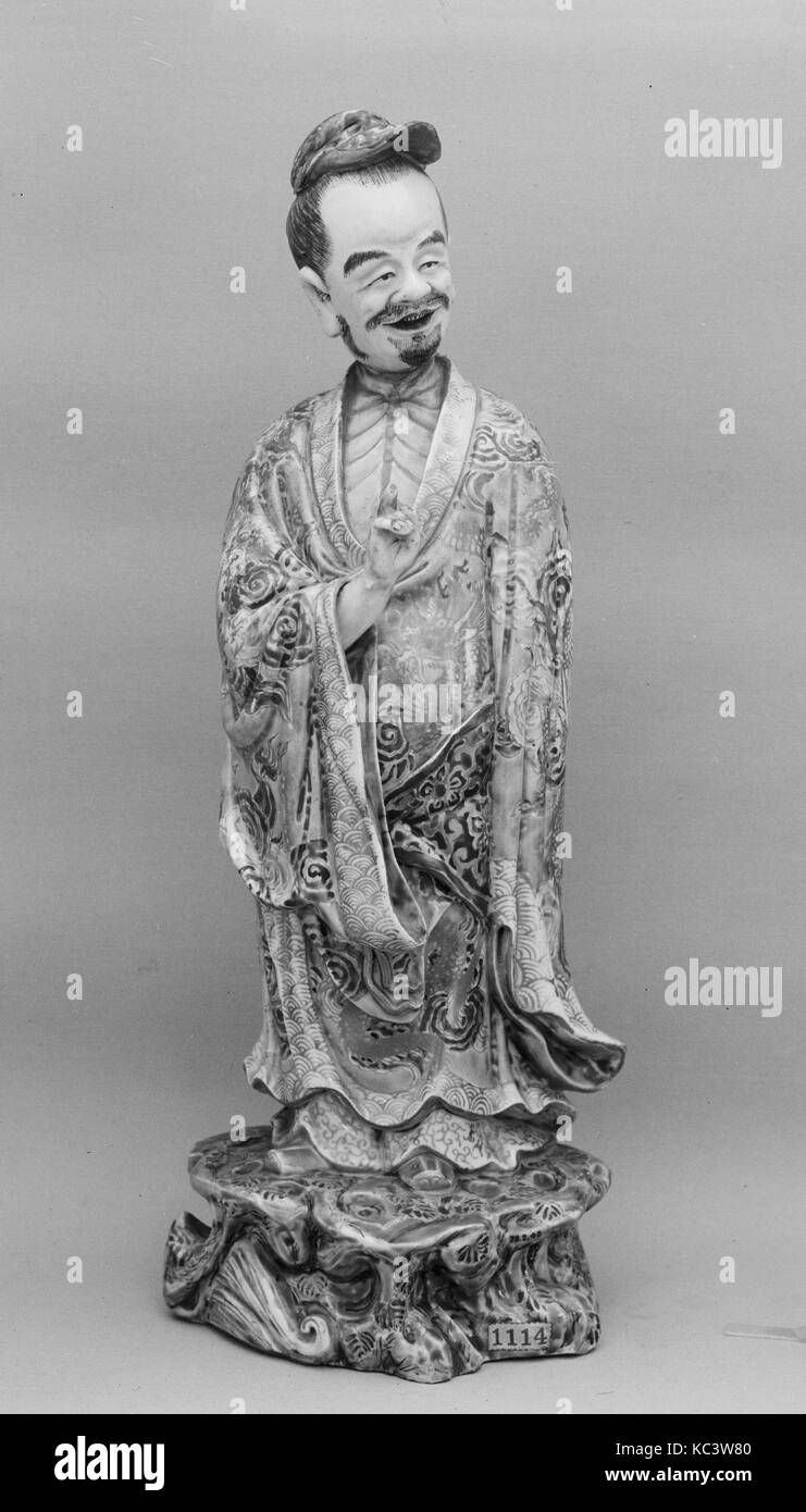 La figura di un uomo, secolo XIX, Giappone, di colore bianco porcellana decorata con smalti policromi, ferro rosso e oro (Satsuma ware Foto Stock