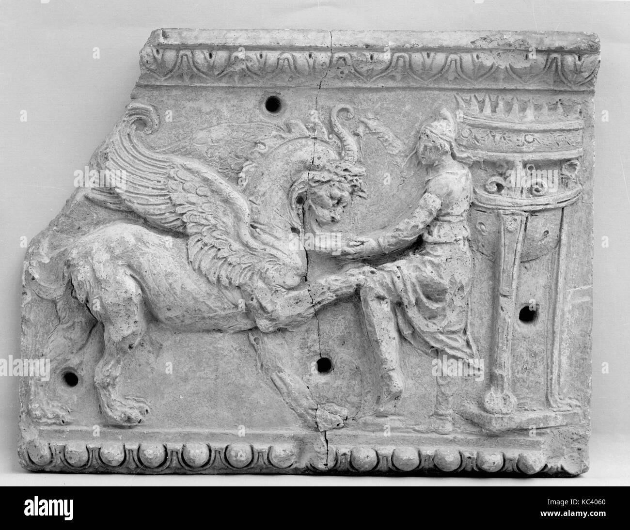 Placca in terracotta, o Augustea Julio-Claudian, 27 A.C.-A.D. 68, Romano, terracotta, complessivo: 18 1/4 x 14 1/2 x 2 1/2 in. (46,4 x Foto Stock Placca in terracotta, o Augustea Julio-Claudian, 27 A.C.-A.D. 68, Romano, terracotta, complessivo: 18 1/4 x 14 1/2 x 2 1/2 in. (46,4 x Foto Stock