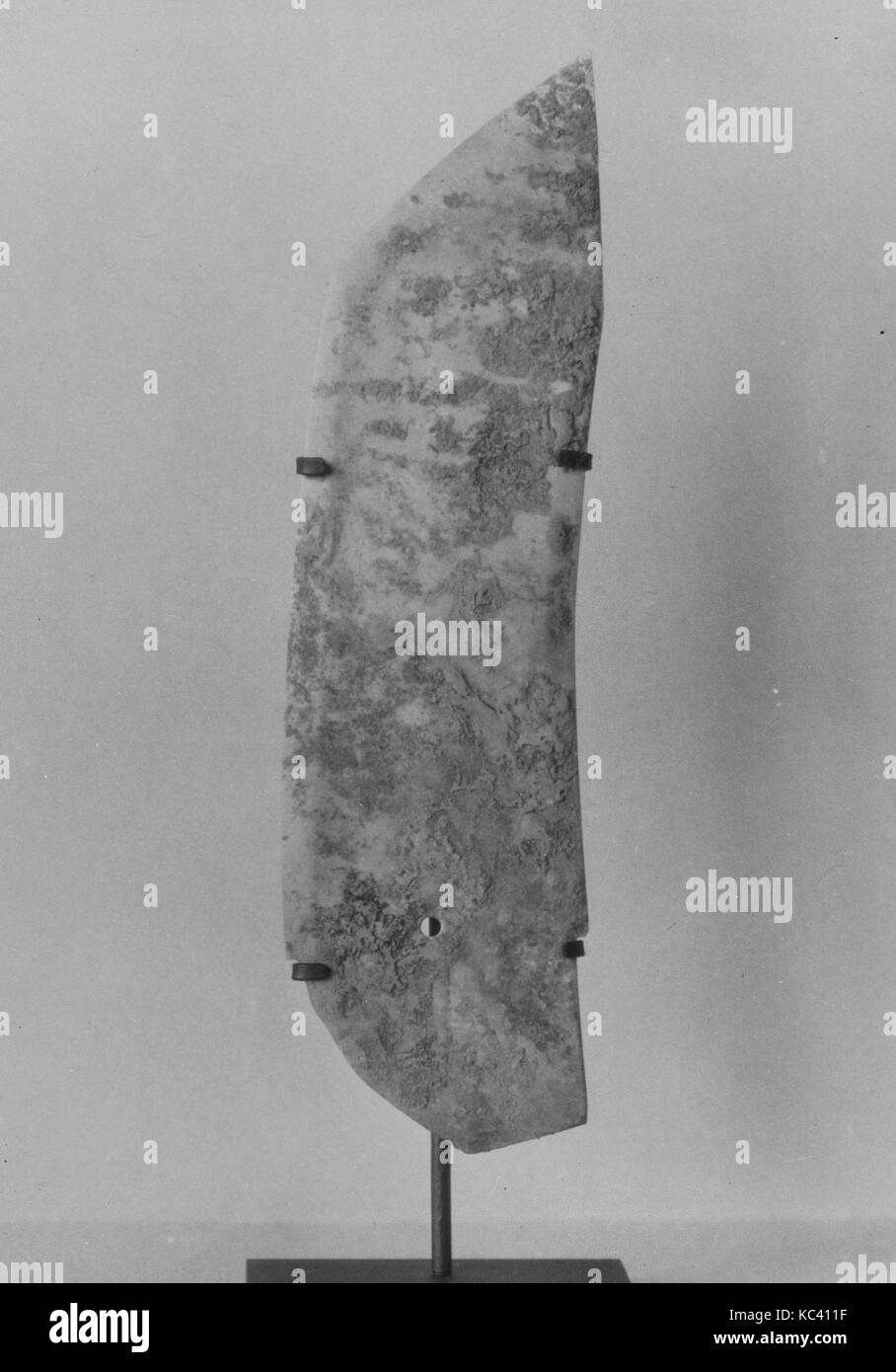Coltello, dinastia Zhou (1046-256 a.C.), la Cina, giada, W. 1 5/8 in. (4.1 cm); L. 6 5/8 in. (16,8 cm), Jade Foto Stock