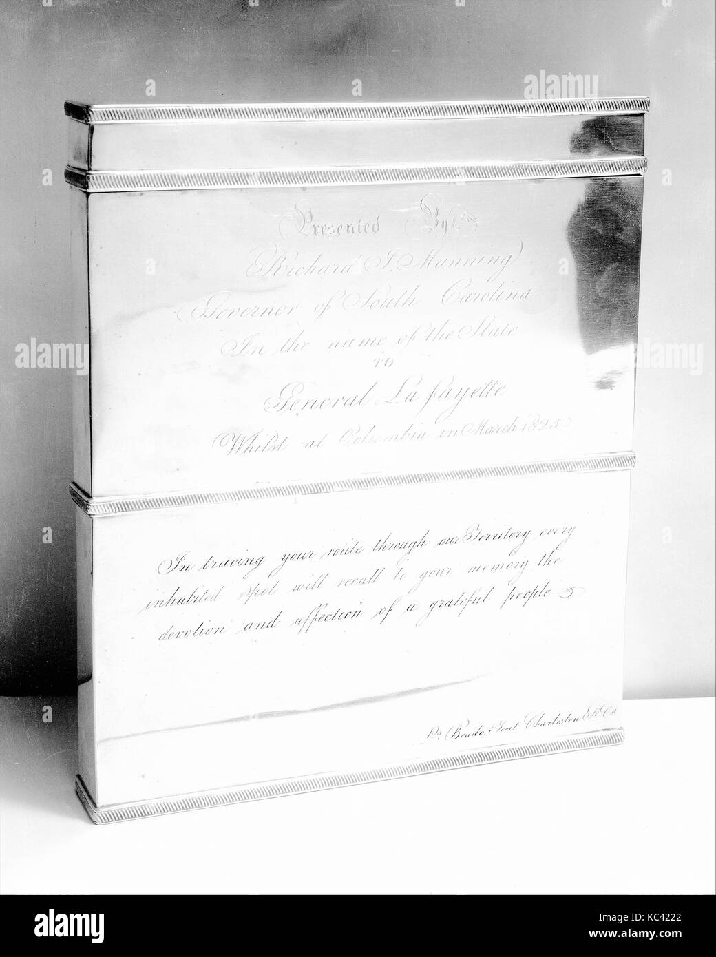 Mappa Case, 1825 Made in Charleston, Carolina del Sud, Stati Uniti, American, argento, complessivo: 9 7/8 x 8 3/8 x 1 5/16 in. (25.1 Foto Stock Mappa Case, 1825 Made in Charleston, Carolina del Sud, Stati Uniti, American, argento, complessivo: 9 7/8 x 8 3/8 x 1 5/16 in. (25.1 Foto Stock