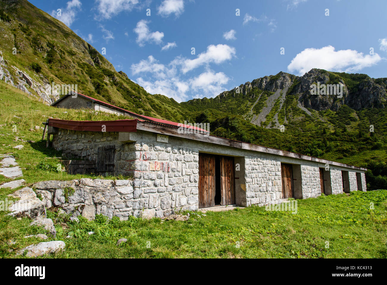 Malghe e rifugi in Friuli montagne Foto Stock