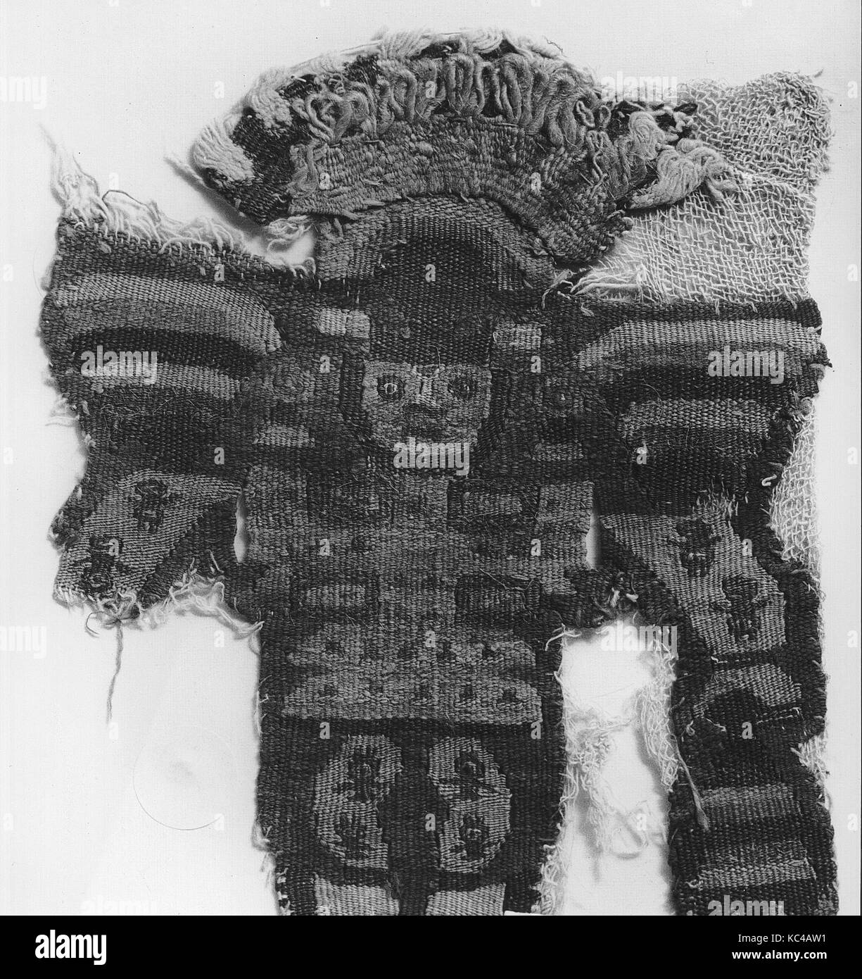 Arazzo frammento con la figura piumati, 9th-XIII secolo Foto Stock