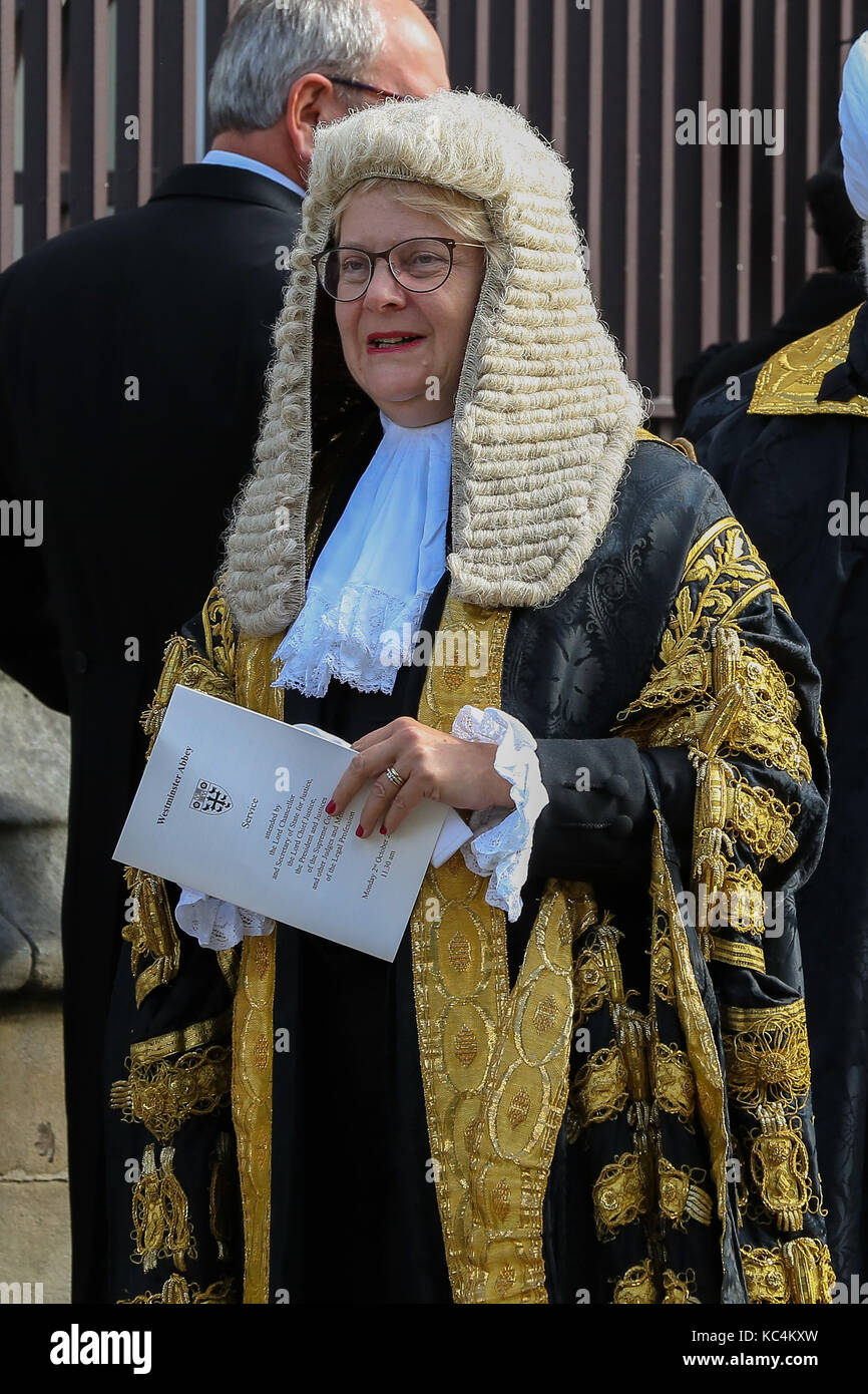 Abbazia di Westminster Londra, Regno Unito. 2 ottobre, 2017. david lidington, Lord Cancelliere e segretario di Stato per la giustizia e sir ian Burnett, signore giustizia principale conduce una processione di alti magistrati di membri da Westminster Abbey a St Stephen's ingresso nella casa del parlamento per contrassegnare l'inizio dell'anno giudiziario nel Regno Unito. Credito: dinendra haria/alamy live news Foto Stock