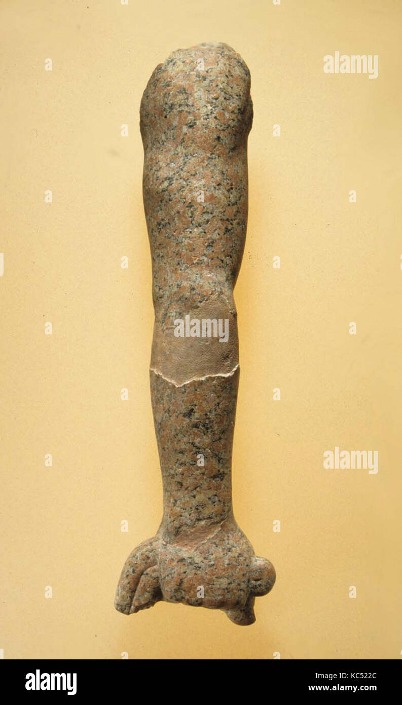 Braccio della statua a grandezza naturale, Regno di Mezzo, Dynasty 12, ca. 1961-1917 A.C., dall'Egitto, Regione Memphite, Lisht Sud, Mastaba di Foto Stock