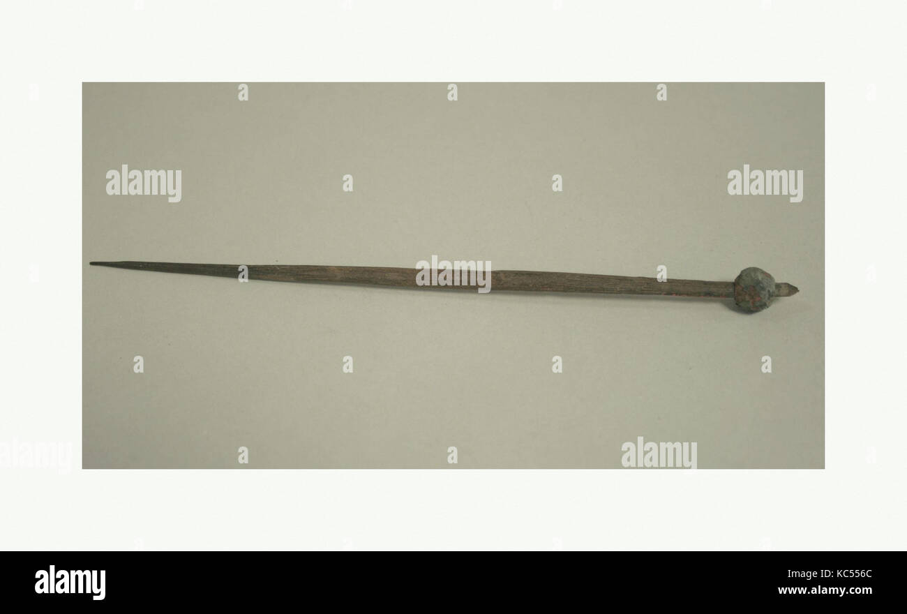 Mandrino di Shell e il rame fuso Whorl, prima del XVI secolo Foto Stock