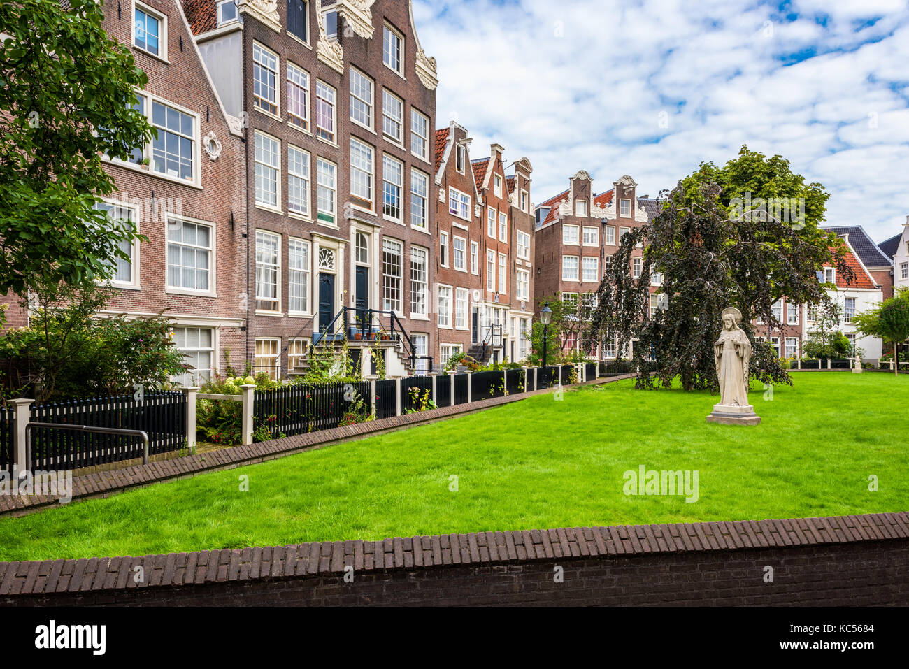 Beghinaggio cortile in Amsterdam Paesi Bassi Foto Stock
