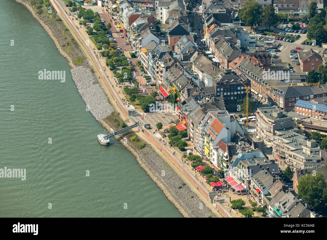 La passeggiata sul lungofiume del Reno, Reno, Emmerich, Basso Reno, RENANIA DEL NORD-VESTFALIA, Germania Foto Stock