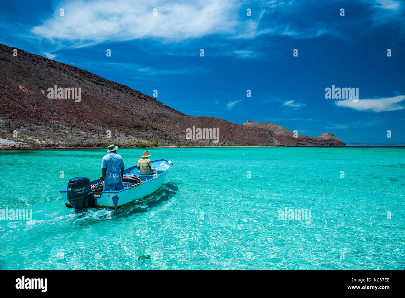 Fisher in barca, isola di Espiritu Santo, Baja California, Messico Foto Stock
