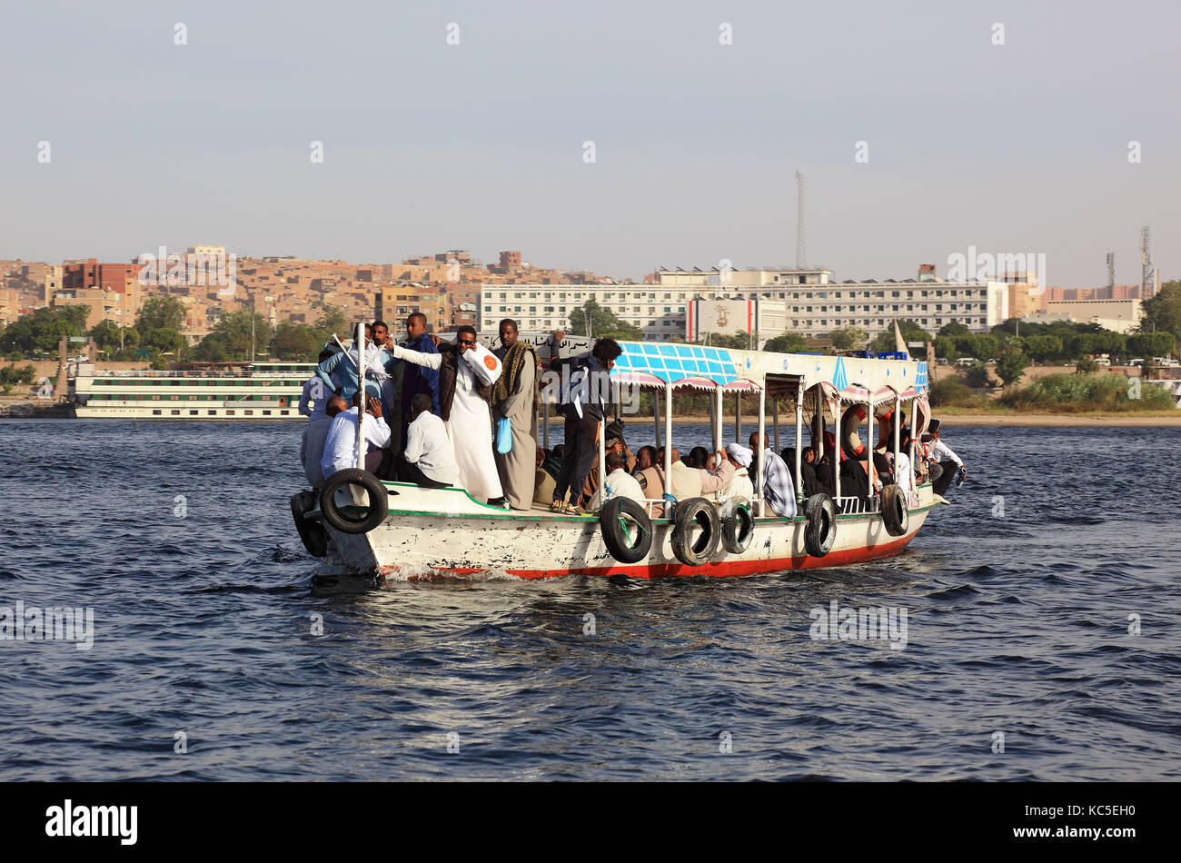 Il taxi acqueo sul Nilo vicino a Aswan, Alto Egitto, Africa Foto Stock