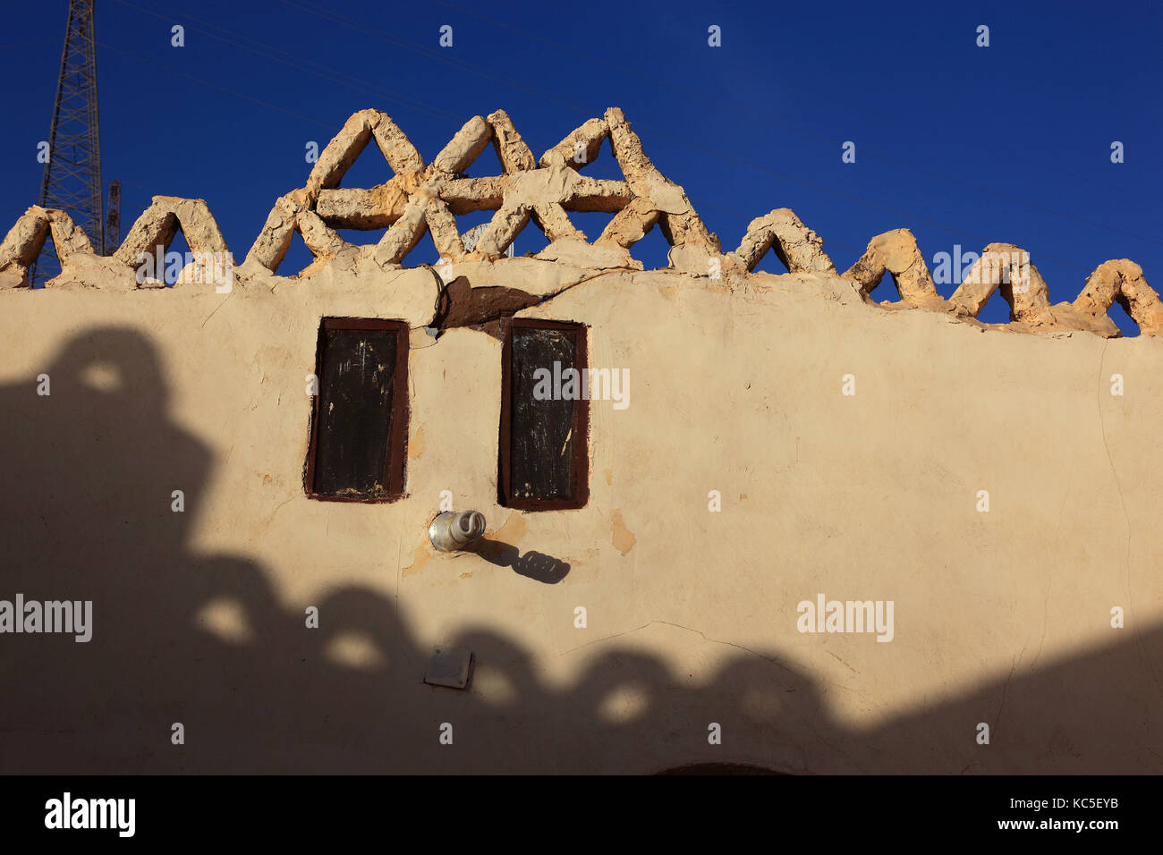 Isola Elefantina, facciata di casa in un villaggio nubiano Foto Stock