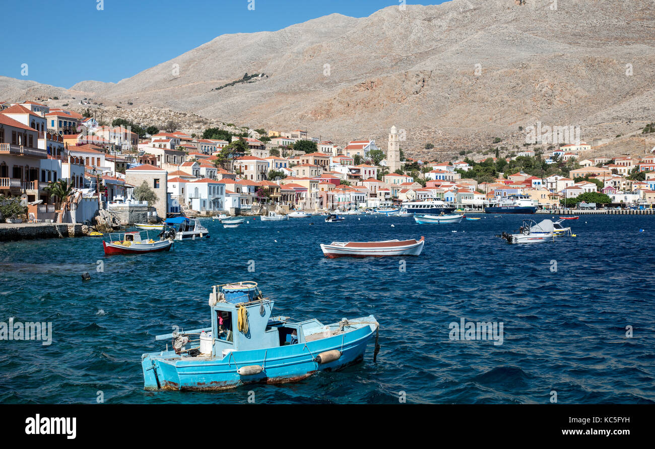 La città e il porto di Halki isole Greche - Grecia Foto Stock