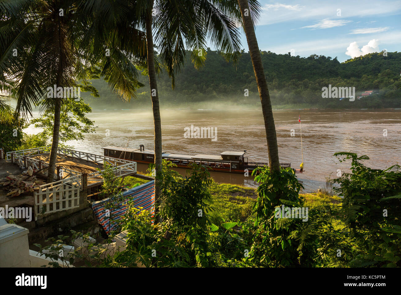 Tour in barca sul fiume Mekong a Luang Prabang, Laos Foto Stock