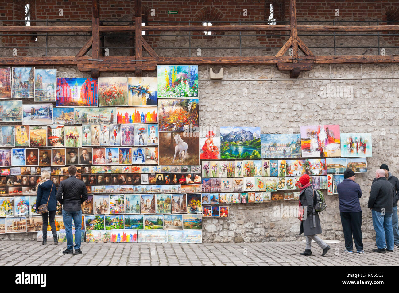 Strada pubblica mostra di arte e di dipinti di artisti locali, Cracovia in Polonia Foto Stock