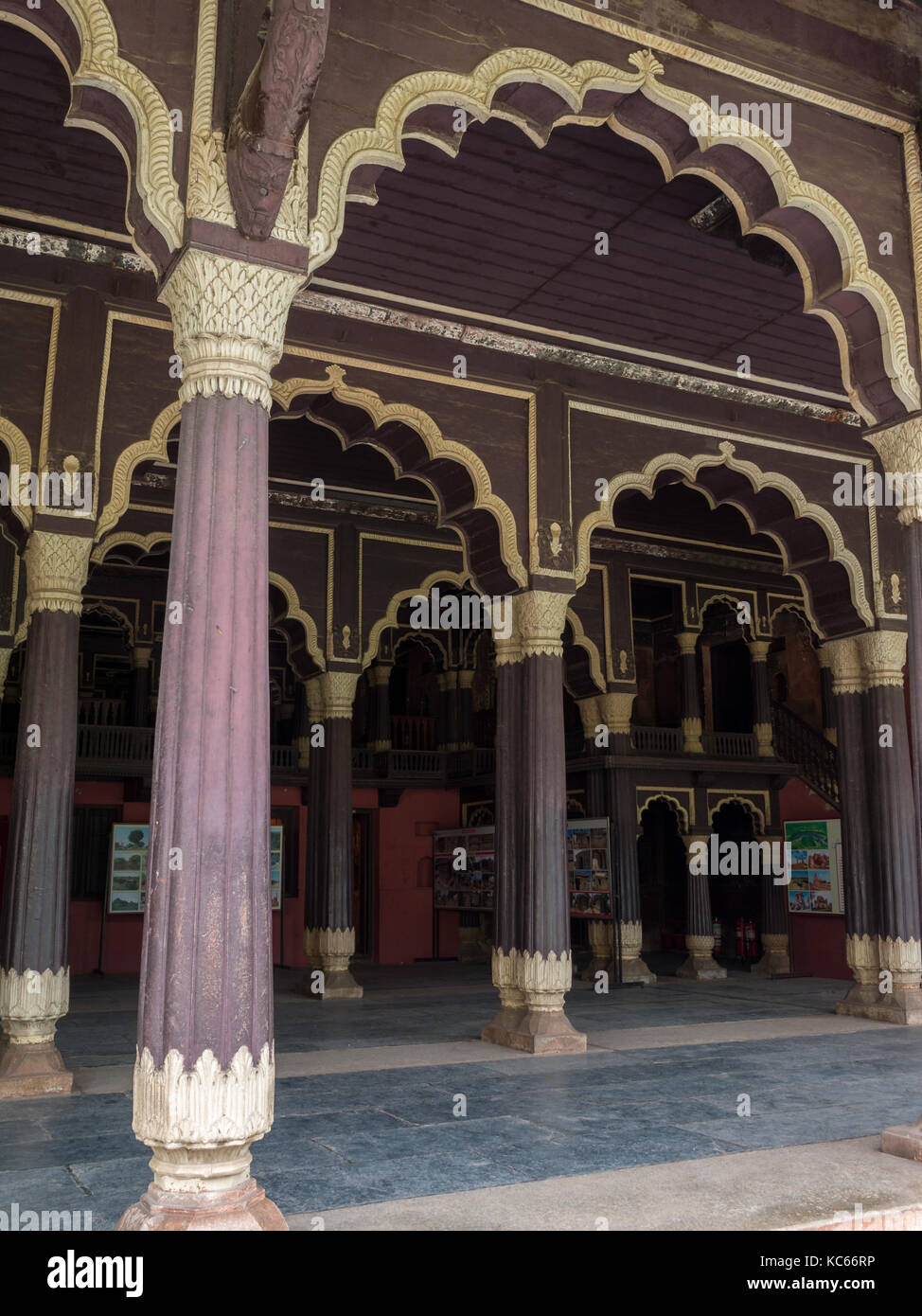 L'architettura in legno di Tipu sultani Summer Palace, Bangalore Foto Stock