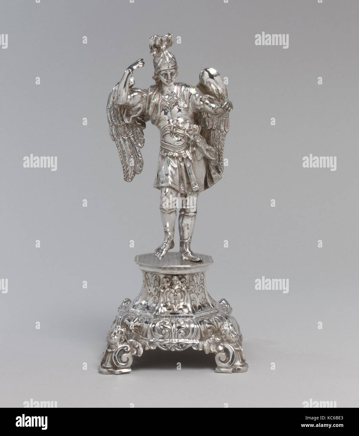 San Michele, 1740-45, italiano, Napoli, argento, complessivo: 12 1/4 x 5 1/2 x 5 1/2 in. (31,1 x 14 x 14 cm), Sculpture-Miniature Foto Stock
