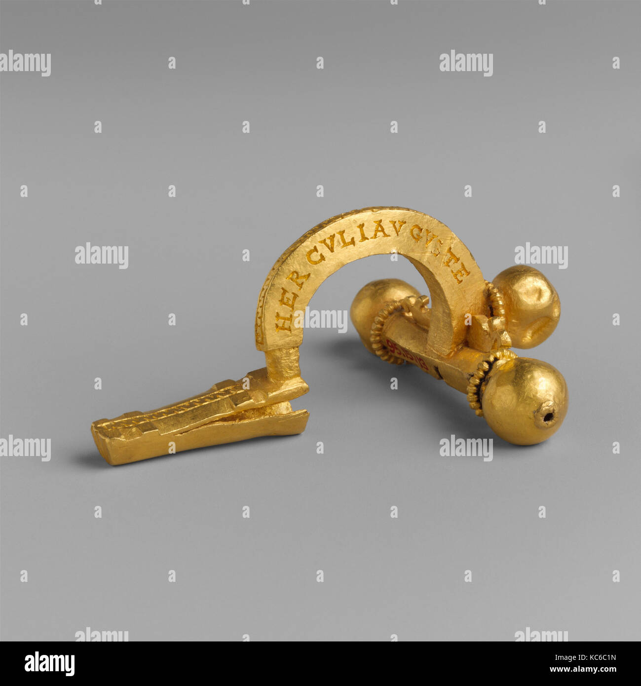 Oro crossbow fibula (spilla), ca. A.D. 286-306/7 o 308/9 Foto Stock