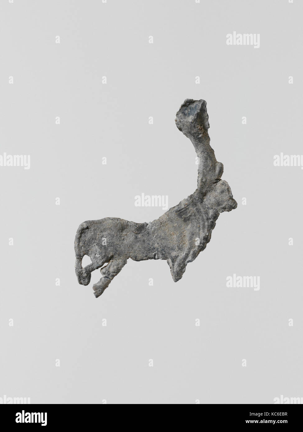 Statuetta di un toro, greco, Laconian, piombo, Altezza: 1 7/16 in. (3.7 cm), Miscellaneous-Lead Foto Stock