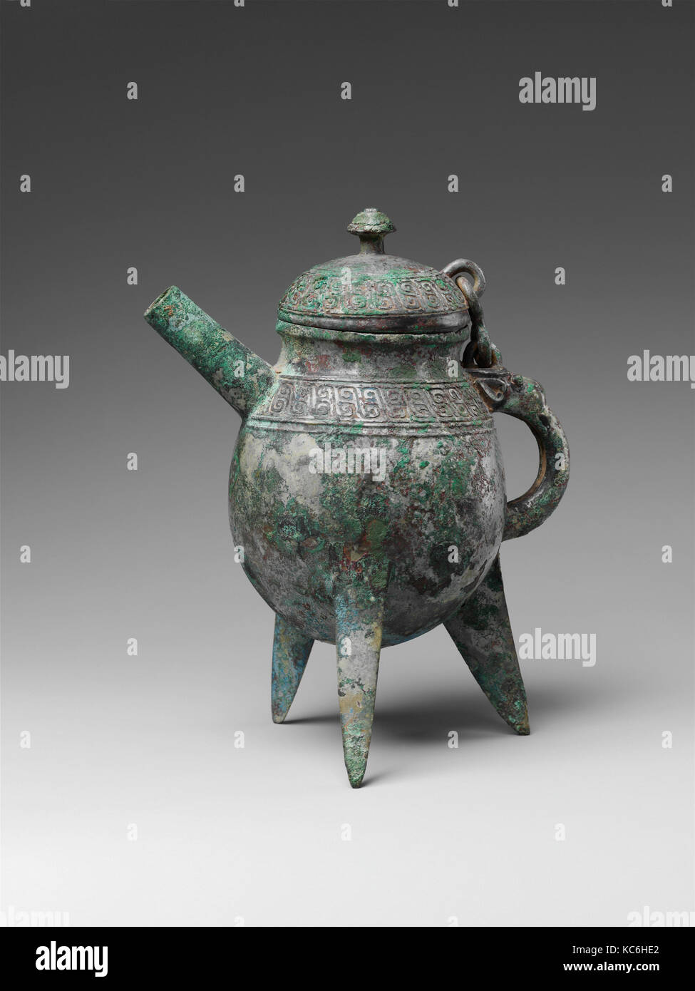 商 青銅盉, sgorga vino recipiente (ha), dinastia Shang (ca. 1600-1046 a.C.), xi secolo A.C., Cina, bronzo, H. alla manopola 7 a. (17.8 Foto Stock