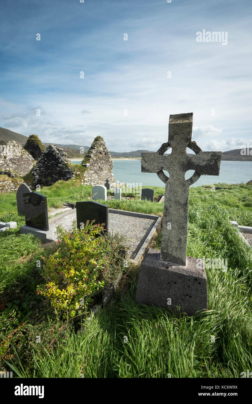 Il Derrynane Sepoltura sul sito di Il Derrynane Abbey, Abbey Island, Ring of Kerry, Isola Foto Stock