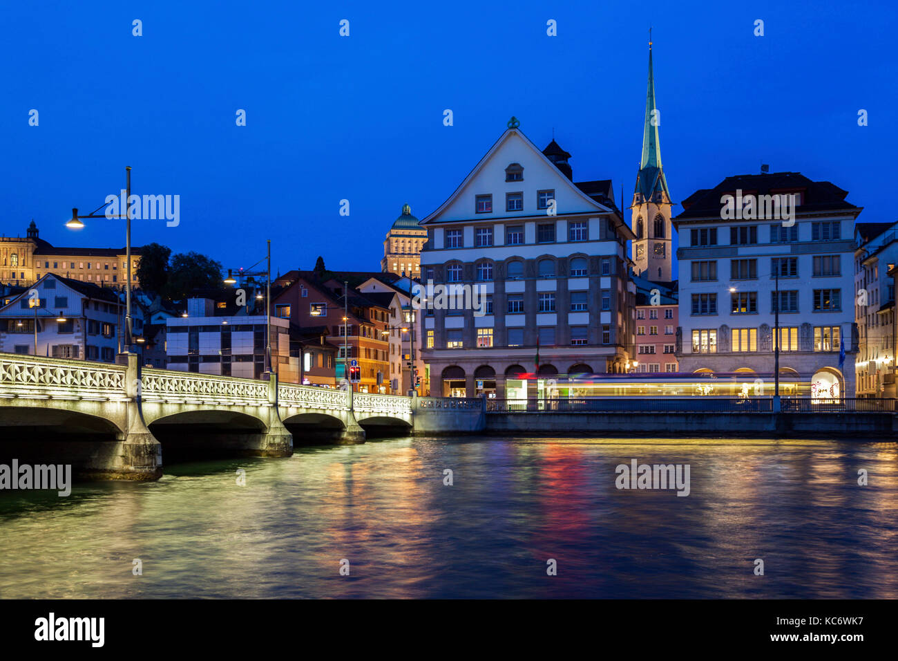 La svizzera, Zurigo, limmat di notte Foto Stock