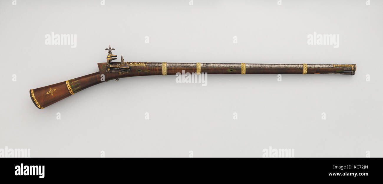 Pistola Miquelet, datata A.H. 1199/D.C. 1784-85, Turco, acciaio, legno, osso, lega di rame, oro, L. 46 1/2 in. (118,0 cm); L. canna Foto Stock Pistola Miquelet, datata A.H. 1199/D.C. 1784-85, Turco, acciaio, legno, osso, lega di rame, oro, L. 46 1/2 in. (118,0 cm); L. canna Foto Stock