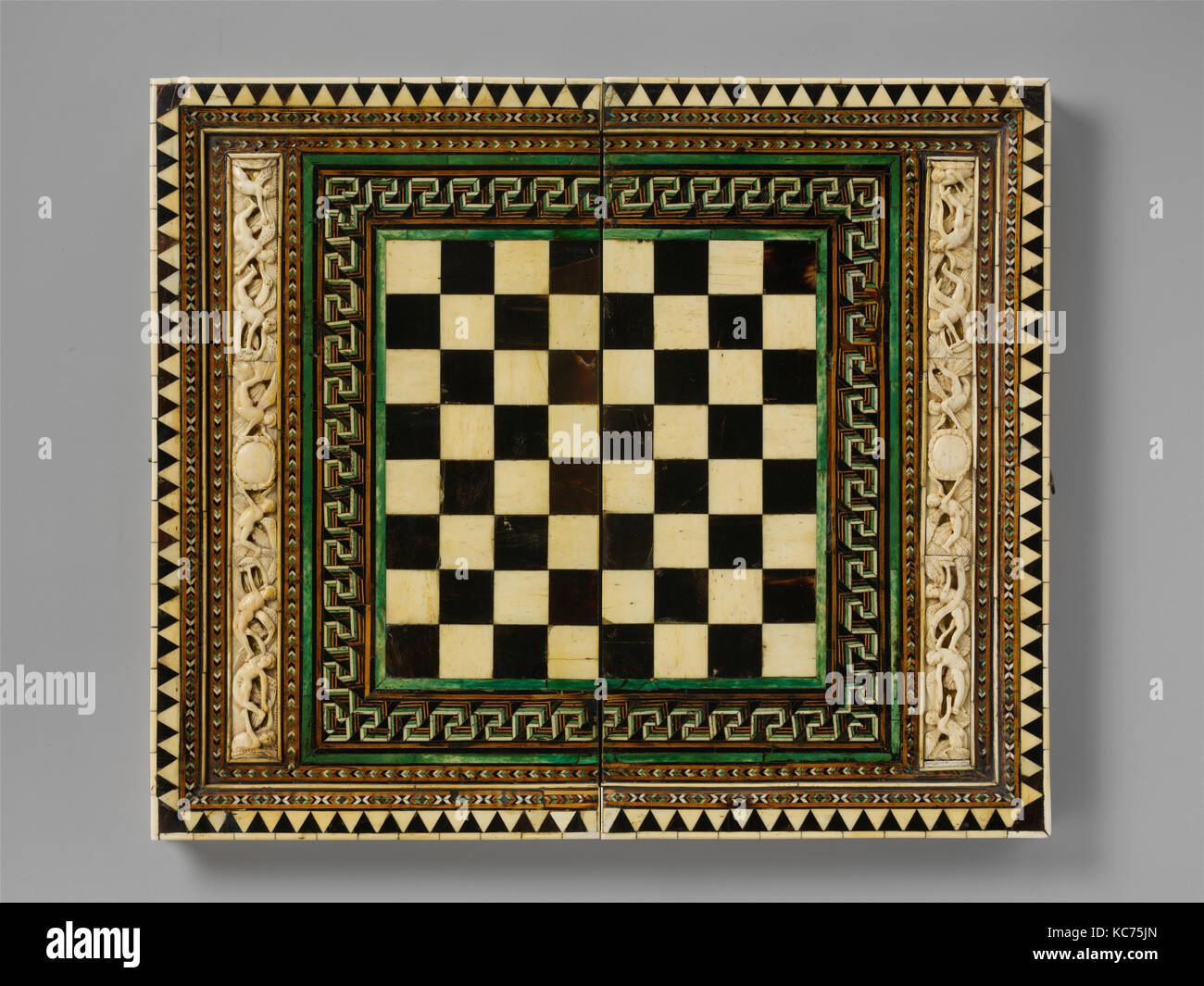 La piegatura della scheda di gioco del xv secolo, realizzata a Venezia, Italia, italiano, osso, legno, avvisatore acustico, macchia e doratura su nucleo in legno con metallo Foto Stock