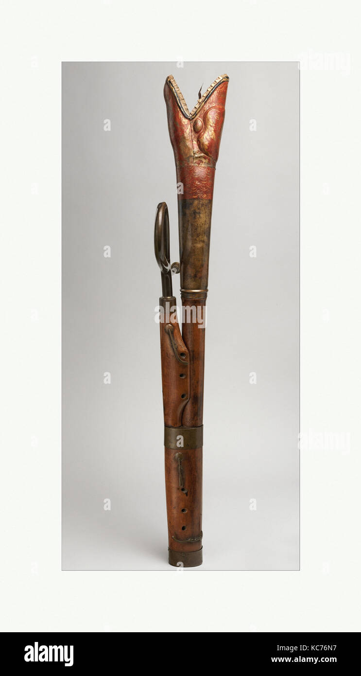 Fagotto russo in C, 1825-40, Lyons?, Francia?, Francese, legno, ottone, L. 1150 mm., diam. di campana ca. 140 mm, Aerophone-Lip Foto Stock