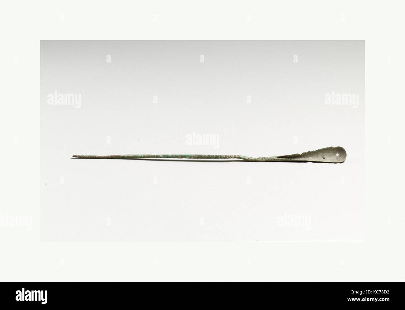 Sonda dell'orecchio, cipriota, bronzo, Altri: 6 1/2a. (16,5 cm), bronzi, l'estremità appuntita dell'orecchio sonda è stata usata per infondere liquidi nel Foto Stock