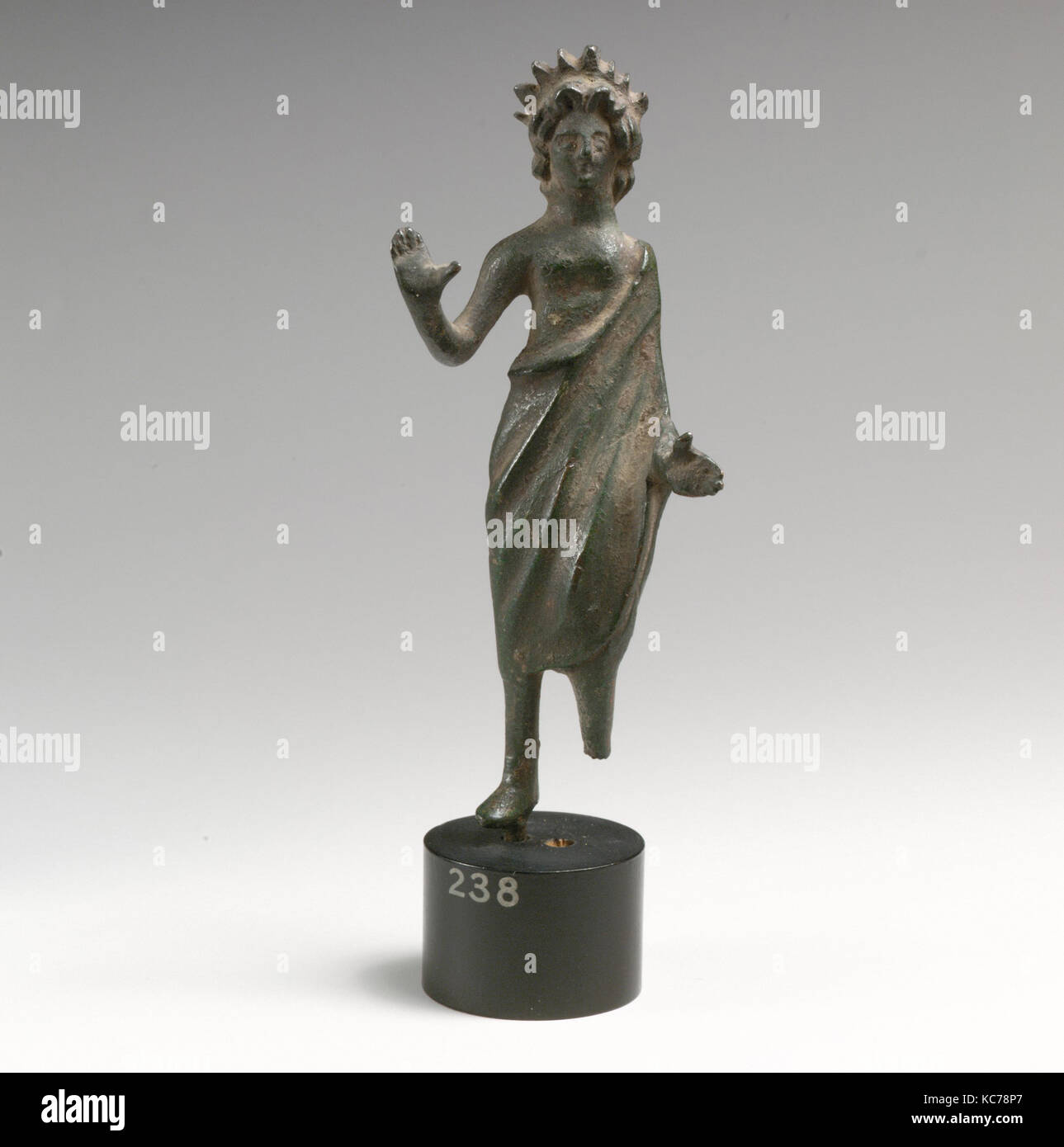 Statuetta di un uomo ?, bronzo, H.: 4 3/16 in. (10,6 cm), bronzi Foto Stock