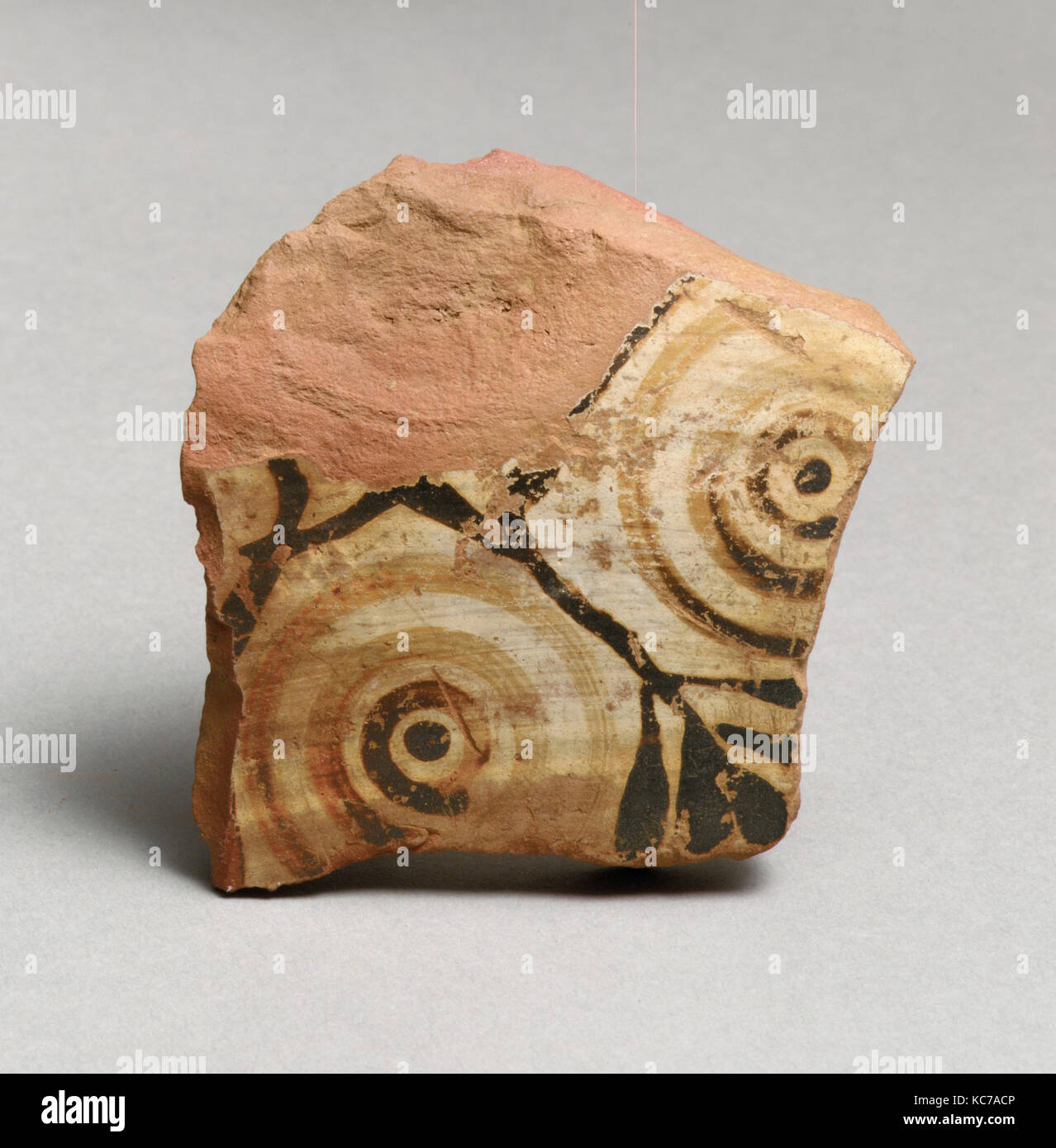 Frammento di vaso, Oriente greco/sardi, Lydian, terracotta, complessivo: 2 3/4 x 2 5/8a. (7 x 6,7 cm), di vasi Foto Stock