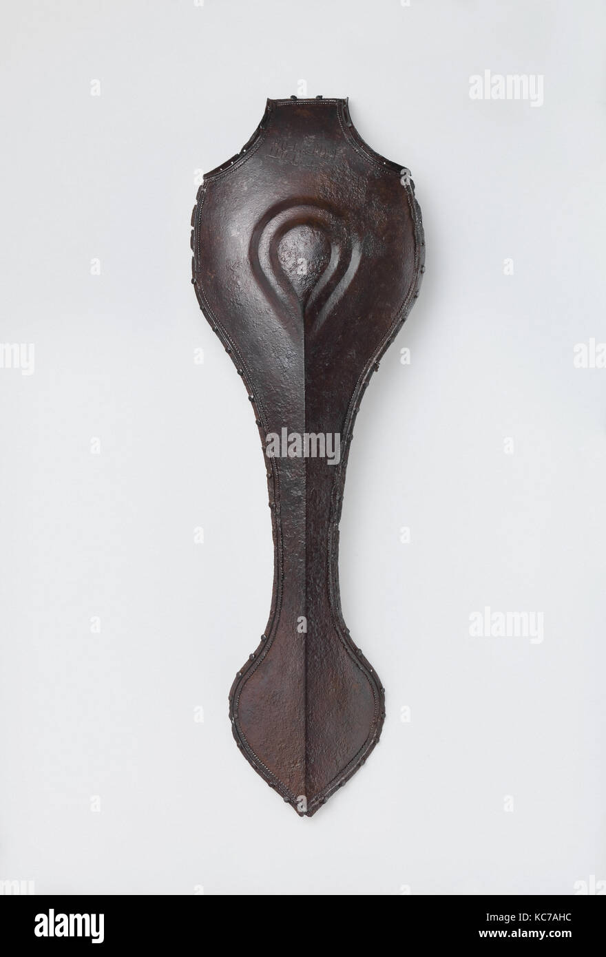 Shaffron (testa di cavallo per la difesa), datata A.H. 1026/D.C. 1617-18 Foto Stock