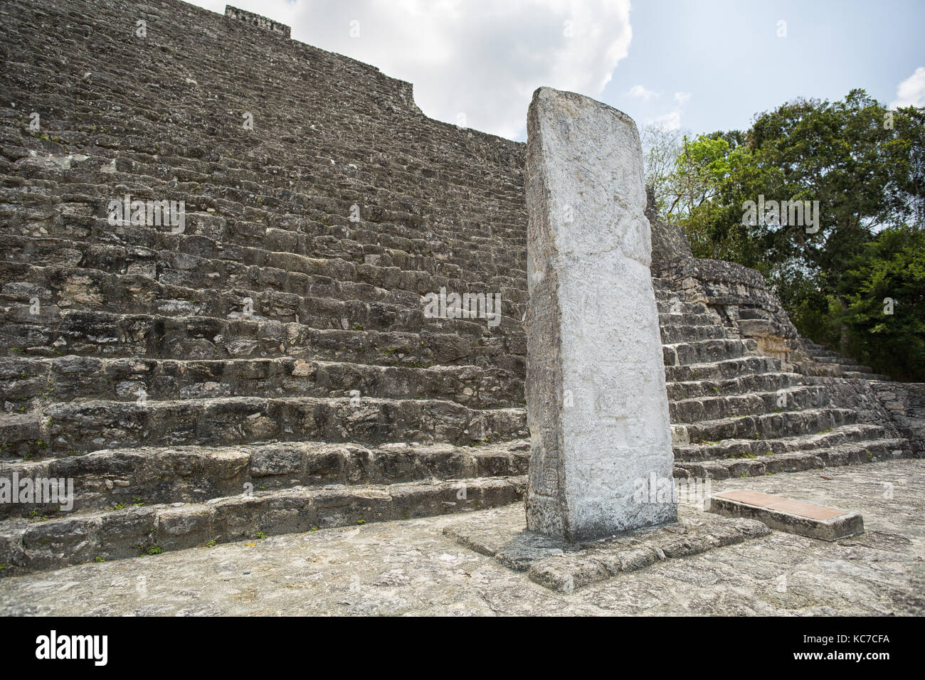 Maya stele a calakmul sito archeologico in Messico Foto Stock