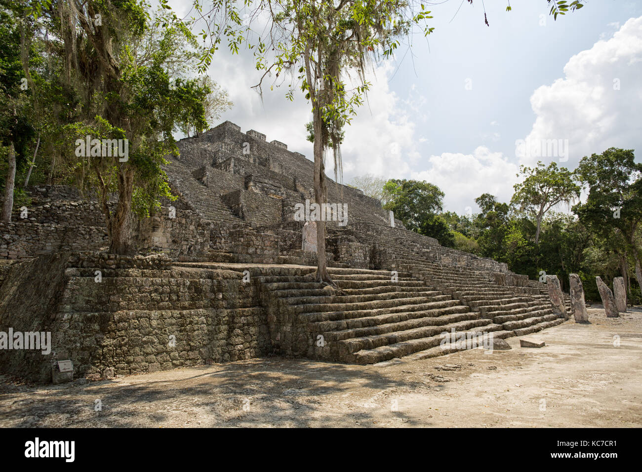 Tempio maya struttura all'calakmul sito archeologico in Messico Foto Stock
