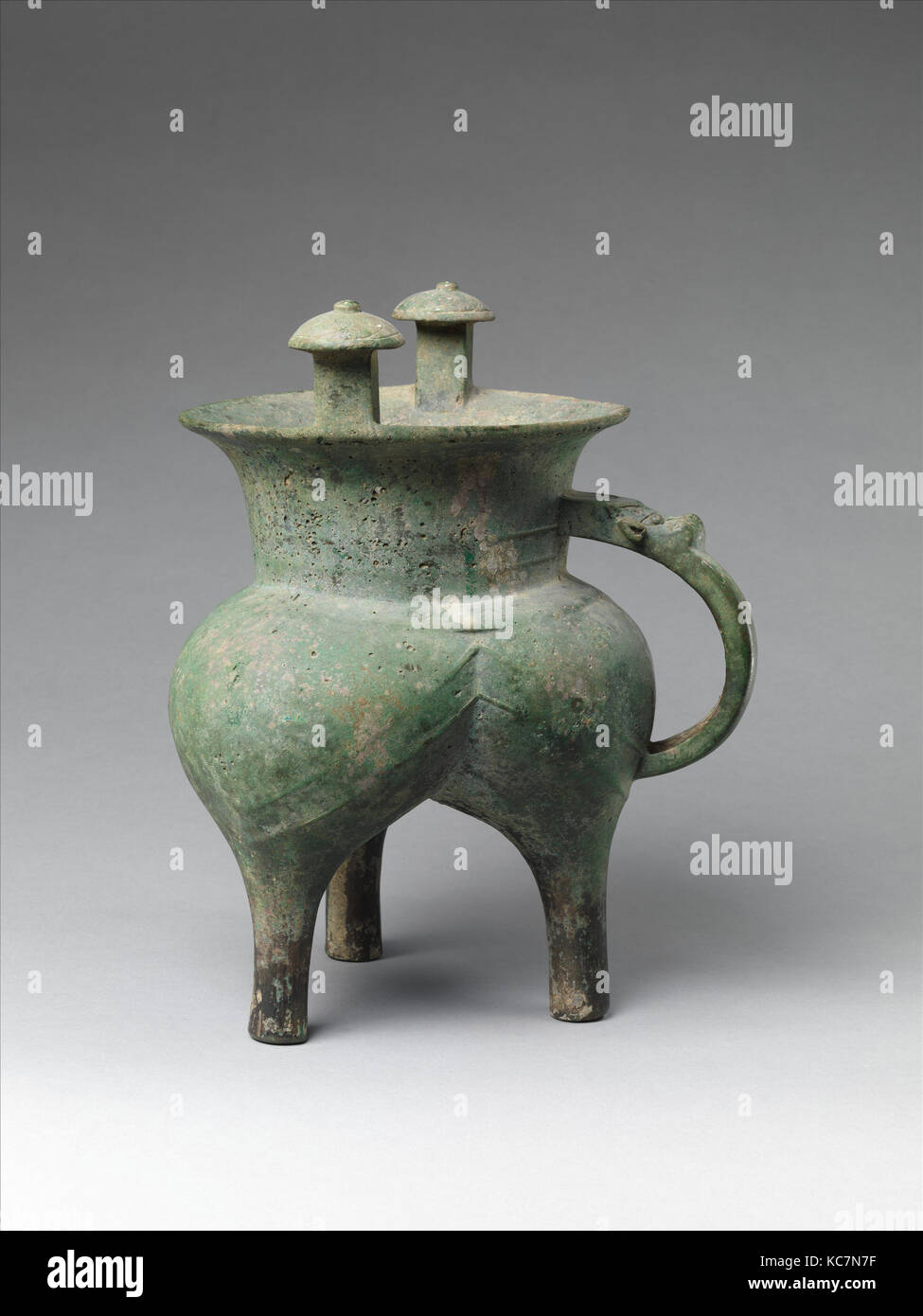 青銅斚, rituale vino contenitore (Jia), fine XI secolo A.C. Foto Stock