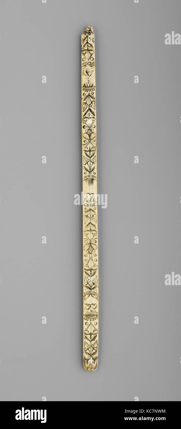 Busk, secolo XVII, Francese, avorio, pianto occhio legge, "fino a quando non ti vedo di nuovo". Il sole che splende su un cuore dichiara Foto Stock