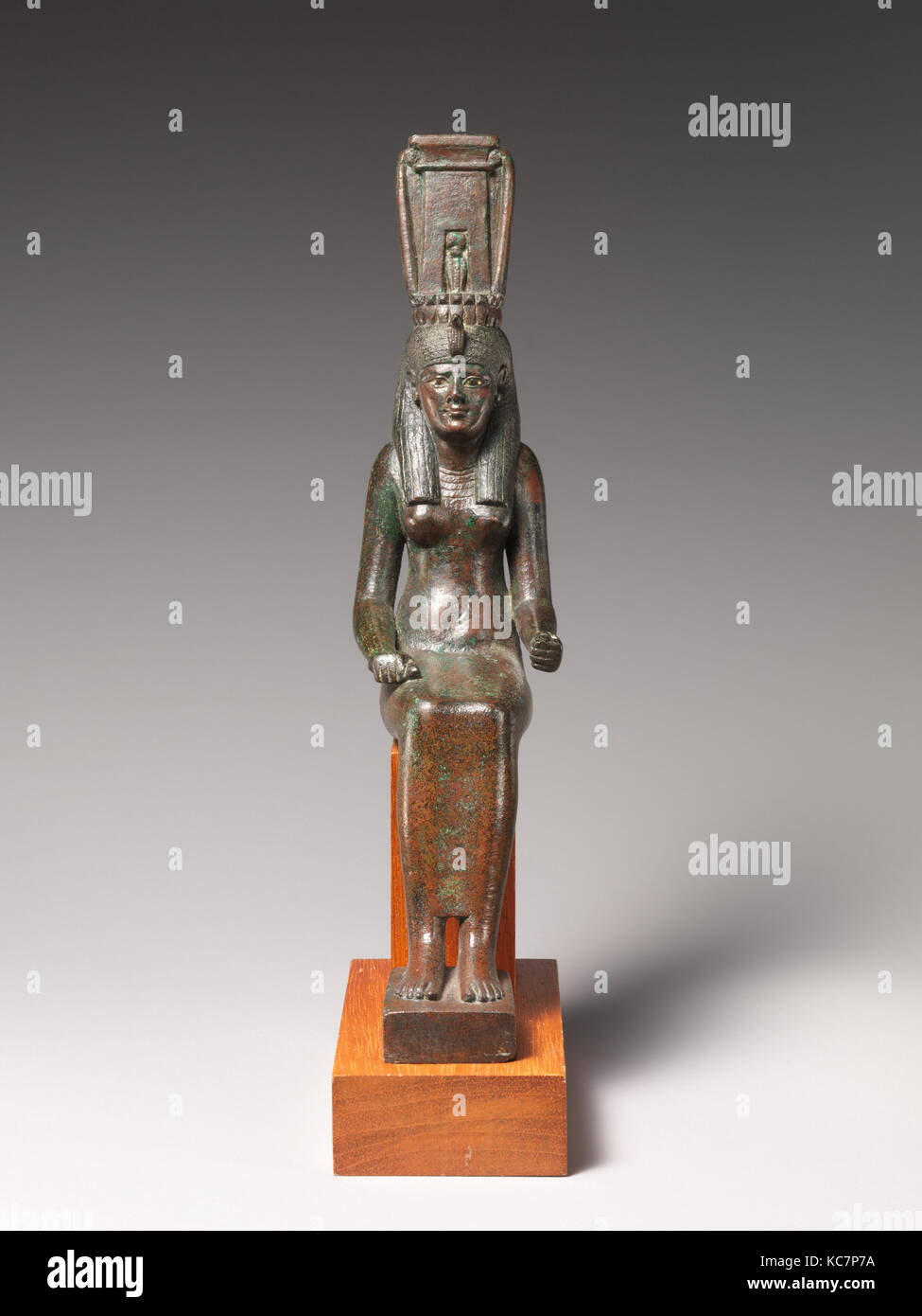 Statua di una dea, probabilmente Nehemetaui o Nebethetepet, 550-300 A.C. Foto Stock