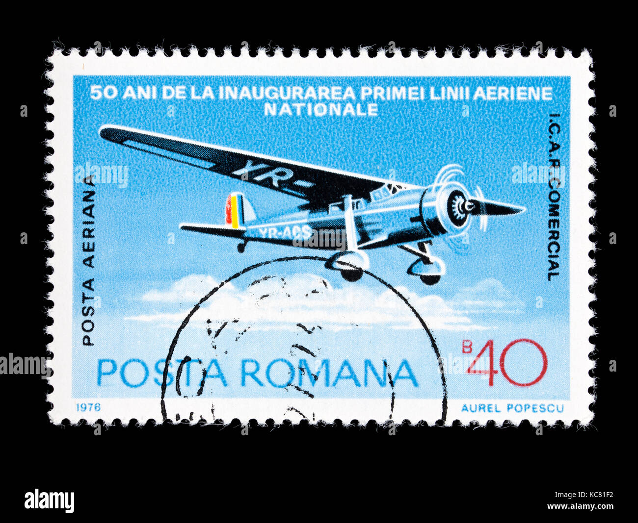 Francobollo dalla Romania che raffigura un I. C. A. R. aereo commerciale, 50-esimo anniversario del rumeno compagnie aeree nazionali. Foto Stock