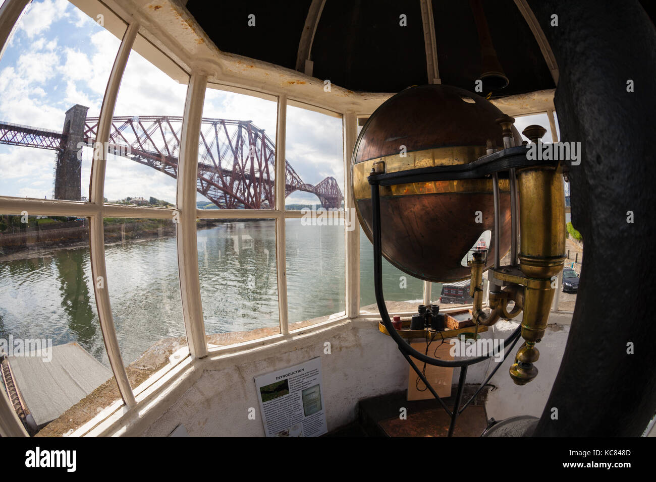 Il più piccolo al mondo la luce di funzionamento tower, North Queensferry, Fife, Scozia. Foto Stock