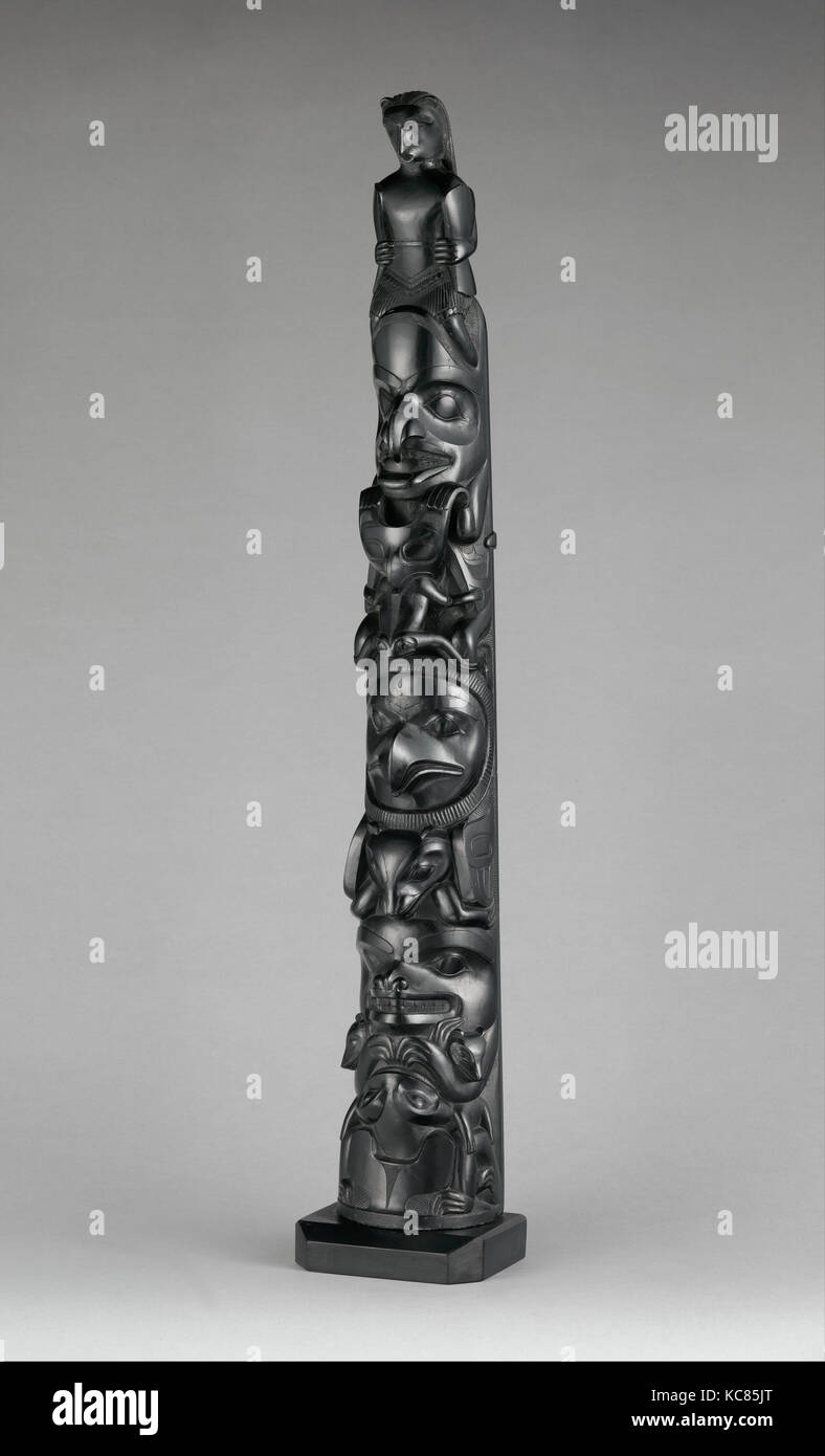 Il Totem Pole, modello ca. 1885, Canada, British Columbia, Haida, Argillite, H. 26 1/4 x W. 4 5/8 in. (66,7 x 11,7 cm), pietra Foto Stock