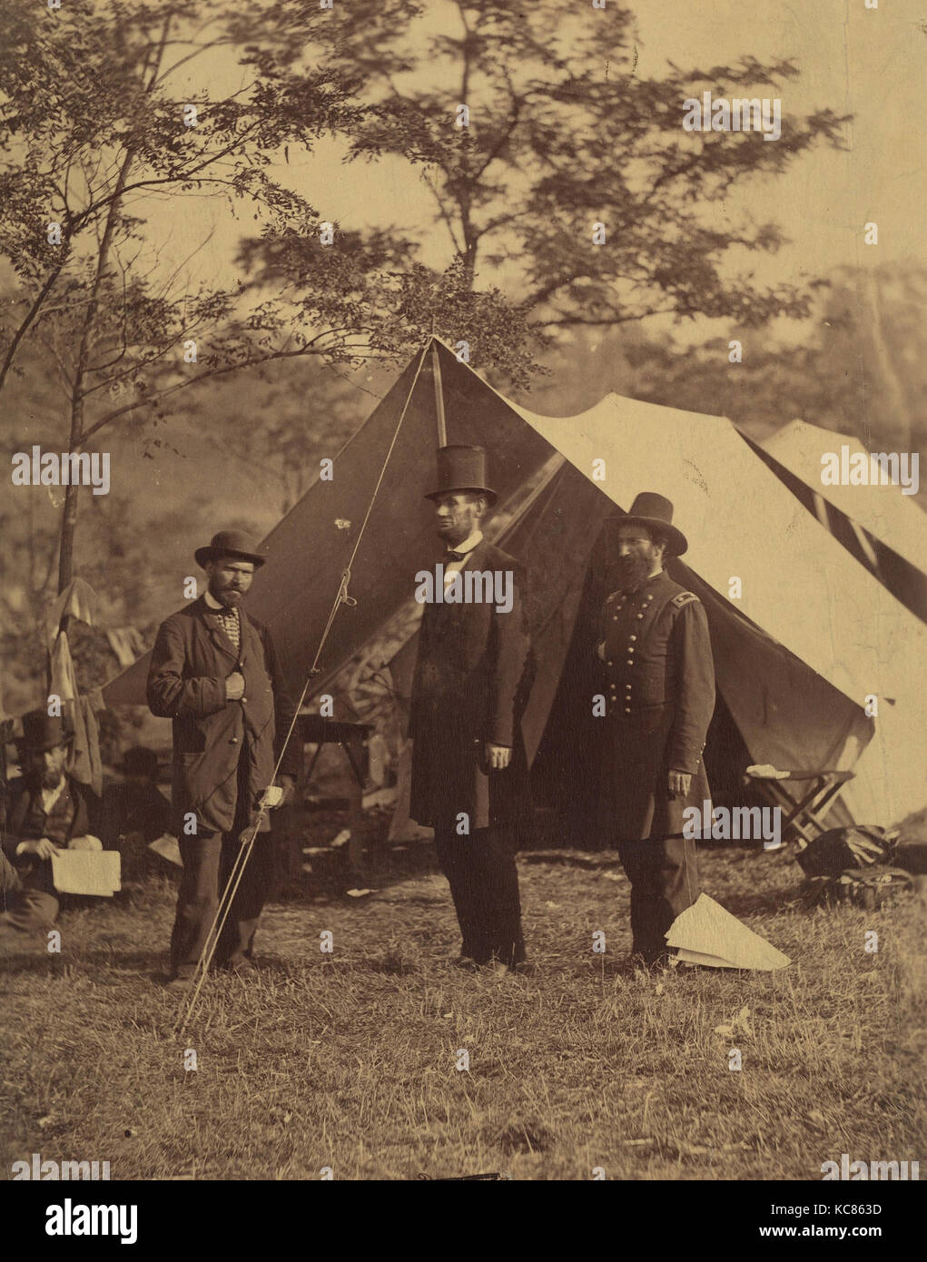 Il presidente Abraham Lincoln, Maggiore Generale John A. McClernand (destra), E. J. Allen (Allan Pinkerton, sinistra Foto Stock