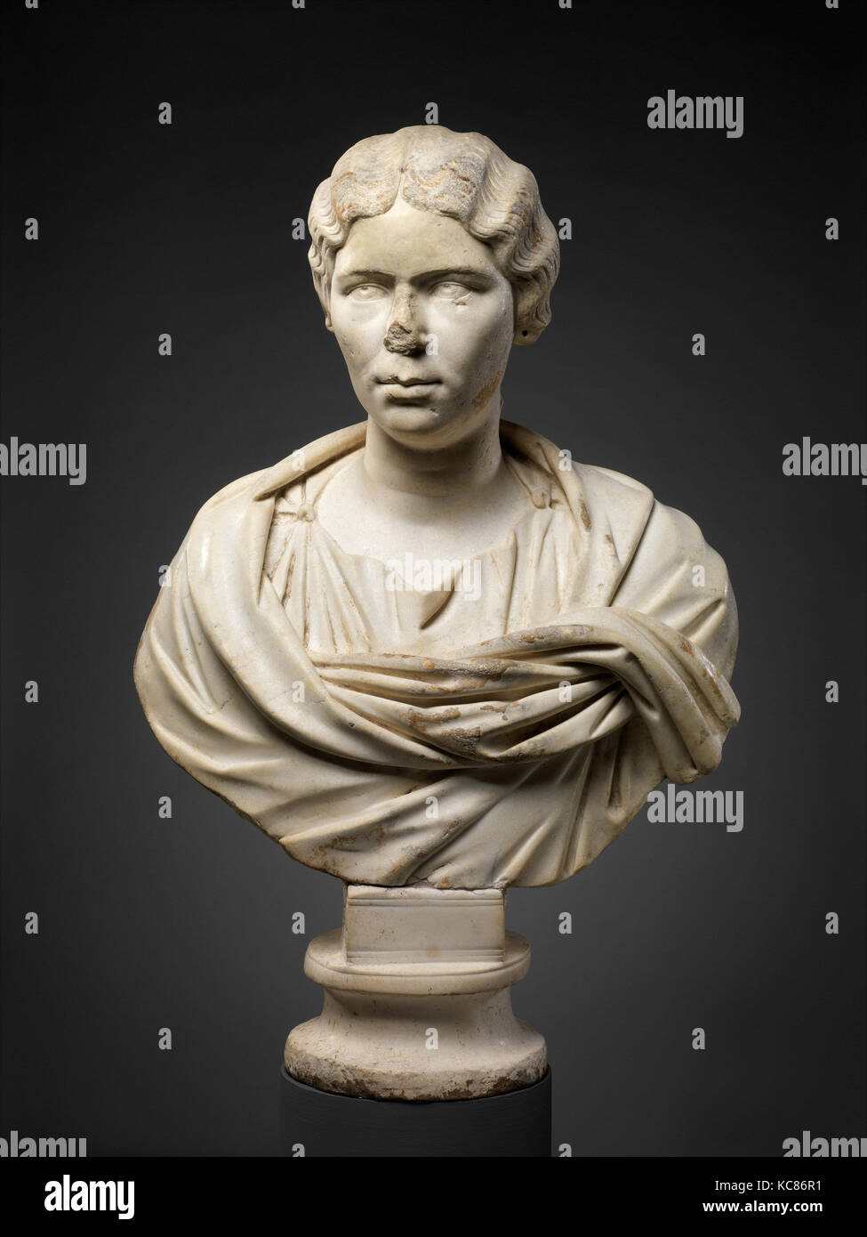 Il marmo busto di donna, Antonine, ca. A.D. 155-165, romana, marmo, 29 3/4 in. × 19 1/2 in. × 10 a. (75,6 × 49,5 × 25,4 Foto Stock