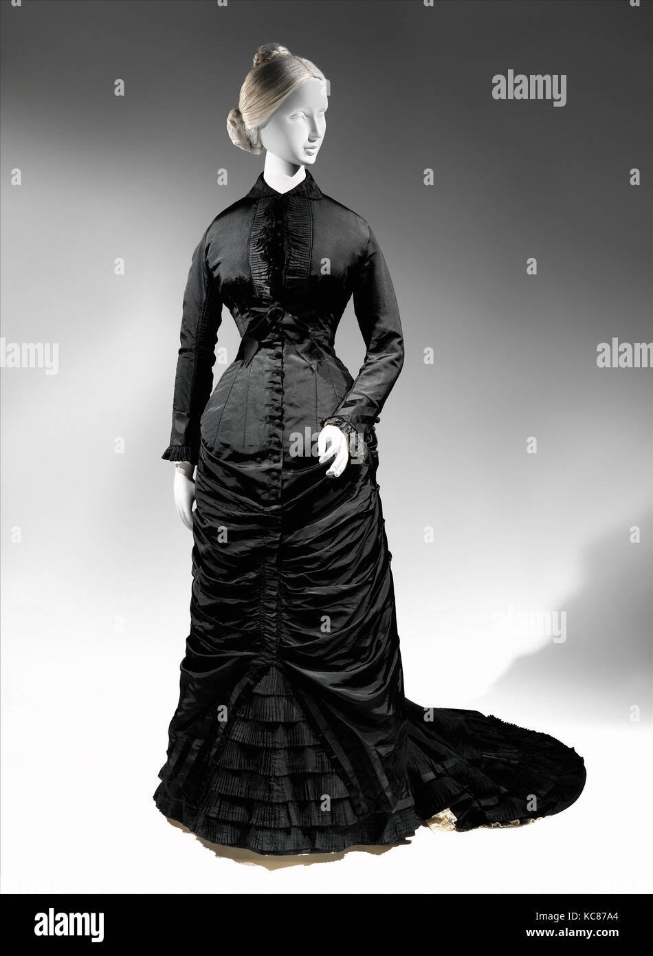Pomeriggio abito, 1876-78, American, seta, la popolarità del nero nella seconda metà del XIX secolo è stata stimolata Foto Stock