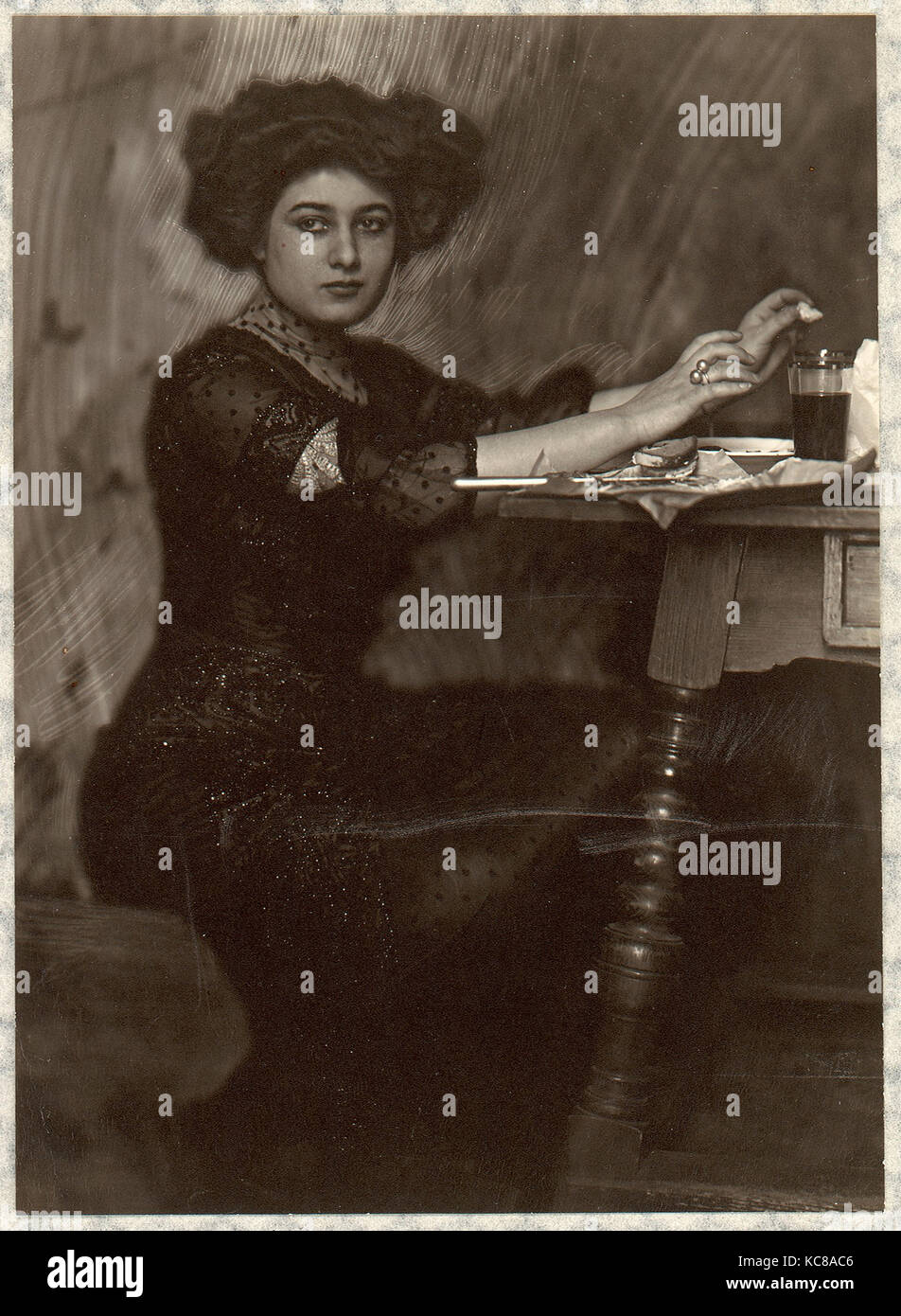 La Diva a casa, 1900s, Platinum print, fotografie, Frank Eugene (American, New York 1865-1936 Monaco di Baviera Foto Stock