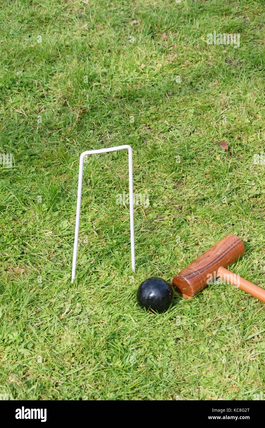 Croquet hoop mazzuolo e sfera Foto Stock